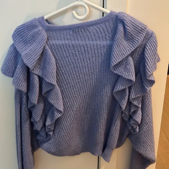 NEVER WORN Ruffle sweater - Picture 4 of 4